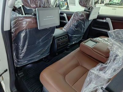 丰田v8多少钱,丰田v8多少钱一台车