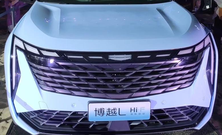 吉利博越l2023款图片及报价配置,吉利博越l2023款图片及报价配置吉利