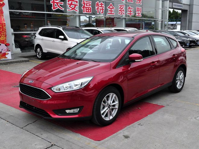 福特福克斯两厢车型图片,福特福克斯两厢车型图片及价格