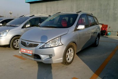 东风景逸图片,东风景逸图片方向盘是个花那个