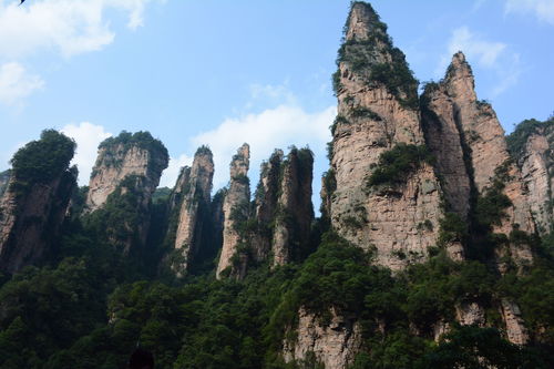 张家界回应景区被拆分收费，重塑旅游价值体系的必要举措