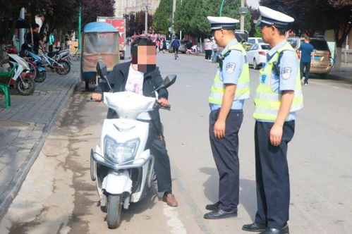 关于多名城管骑电车不戴头盔事件的当地回应