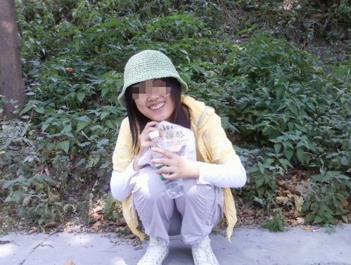 下山后遇见了两个老婆