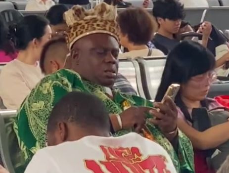尼日利亚酋长在广州机场发红包，跨越文化与地域的友好交流