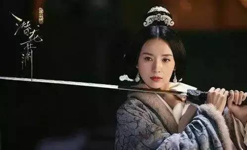 潜龙出山，闪婚美女总裁（96集）的传奇故事