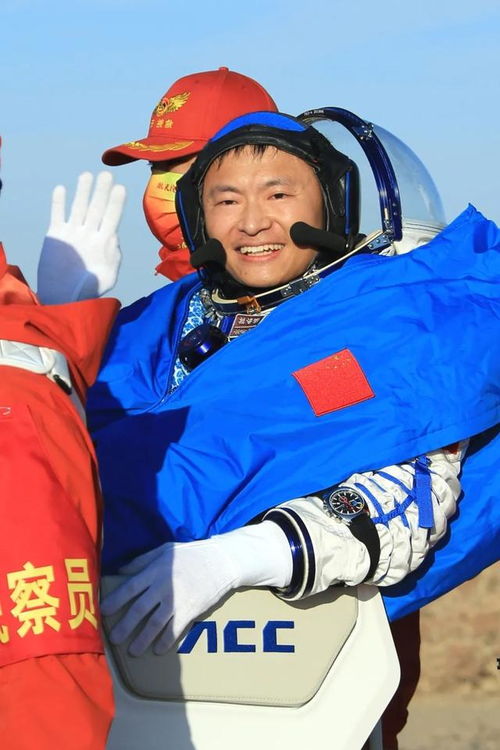 红旗领航，航天员出征转运车辆焕新颜