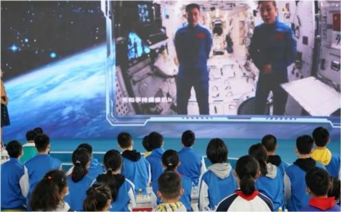 神十九乘组中的两名90后，青春力量在太空绽放