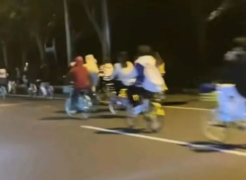 郑州大学生夜袭开封，青春活力的独特展现