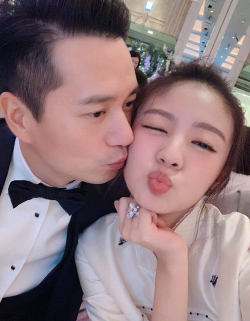 闪婚老公捧我当歌星