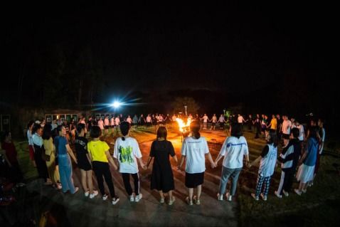 除夕之夜，返乡与旅行的抉择