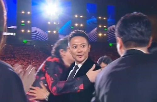 王骁荣获金鸡奖最佳男配角，演技的荣耀时刻