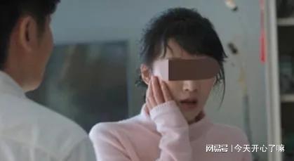 爸爸踹树一脚，却意外踢到女儿脸上——家庭暴力背后的反思