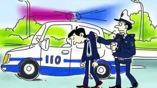 小偷开车撞门盗窃，酒行损失近三十万，警钟长鸣的警示故事