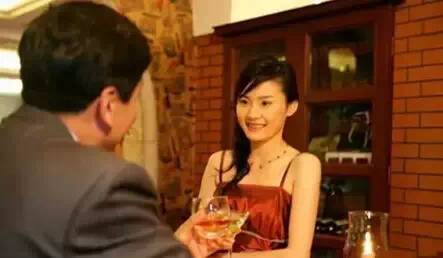 替嫁新娘，亿万老公宠上天（孙樾与张楚萱的故事，81集精彩呈现）
