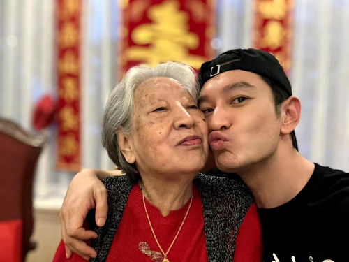 黄晓明发文悼念95岁姥姥去世，深深触动人心