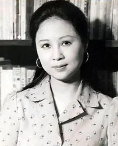 琼瑶一周前曾悼念亡夫，深情呼唤不如归去