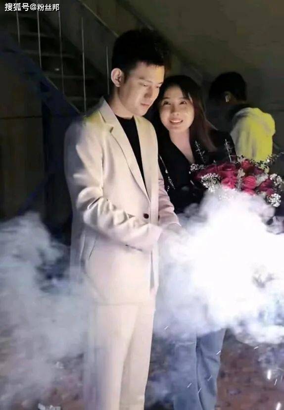 网红婚纱男模特阿冼离世，生命的突然离去与永恒的记忆