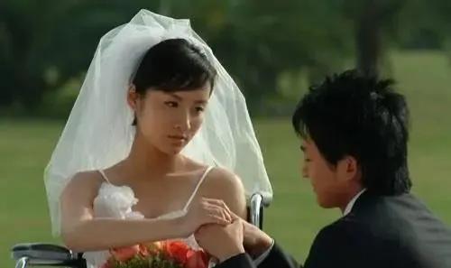 让你上班第一天就闪婚总裁（36集连续剧剧情概述）