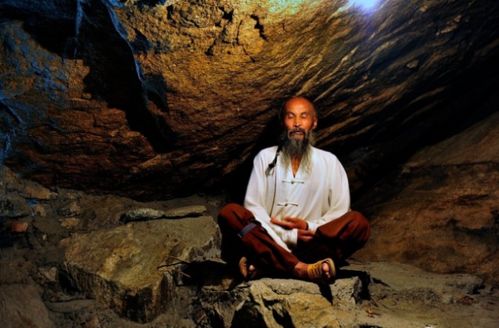 避世五年下山即无敌，一位修行者的传奇经历