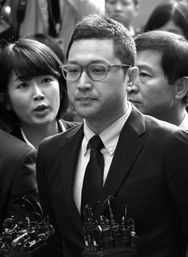 韩国代总统韩德洙的停职，权力更迭中的波折与挑战