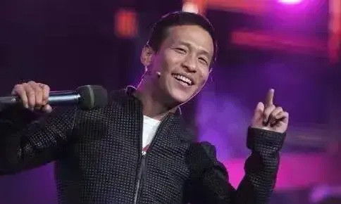 费翔与宋小宝演兄弟，引发全场爆笑