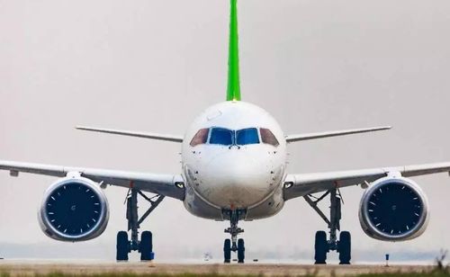 全球多地接连发生客机事故，挑战航空安全的警钟长鸣