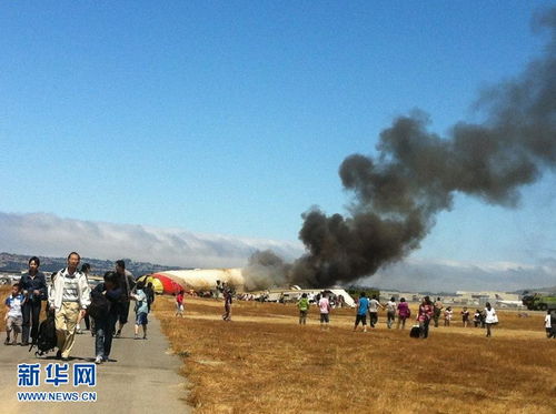 韩国空难发布会现场，家属的痛哭与不屈的斗志