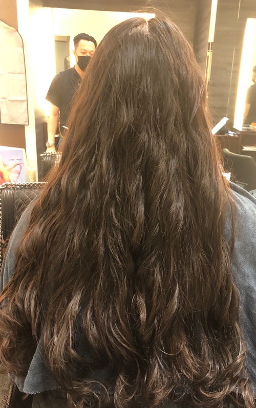 女子花二三十元买材料，全家DIY锡纸烫，一次温馨的家庭美发体验