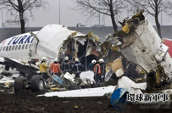 韩国空难乘客遗物装满一卡车，生命的消逝与无尽的哀思