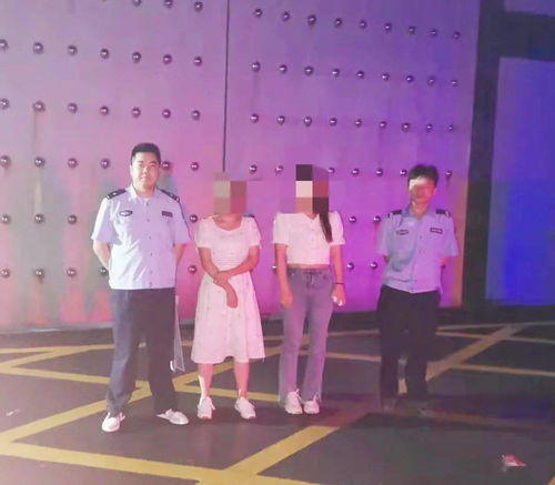女子疑惑，小猫是否偷舔了她的蛋糕？