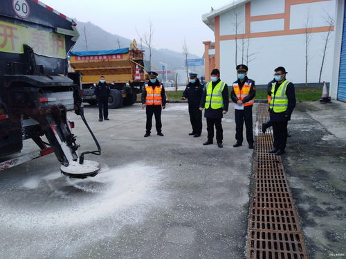 湖北黄石山火逼近村庄，多部门联手扑救，保卫家园安全