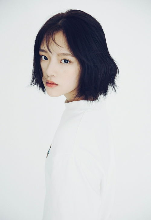 穿进虐剧做女主101，逆境中的自我救赎与成长