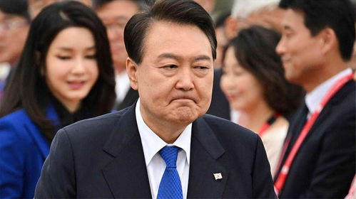 媒体聚焦，尹锡悦被捕与李在明难以掩藏的笑意背后的故事