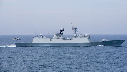 海军054B护卫舰首舰漯河舰入列，新时代的海上力量展现