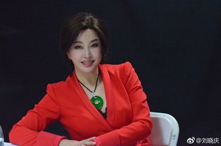 李小萌与刘晓庆，重逢的喜悦，激动相拥的瞬间