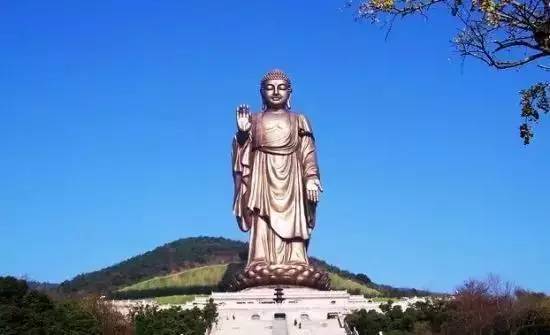 两女子将乐山大佛祈福池钱扒出拿走，事件背后的反思与启示