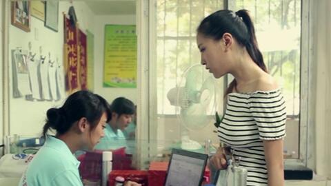 小伙与女友妈妈，超越血缘的亲近关系