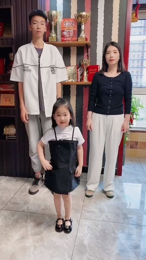 哥哥的独特准备，妹妹男友上门前的礼服试穿