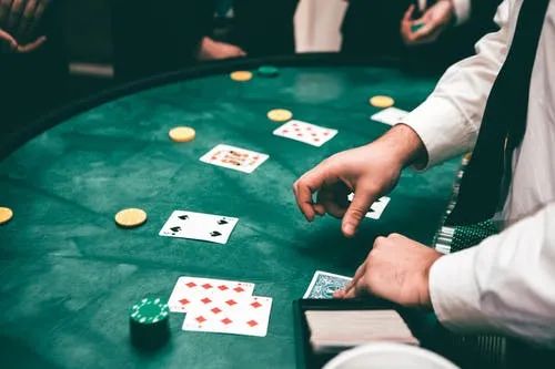 女子挑战极限，套圈300个，触碰即反弹的神秘力量