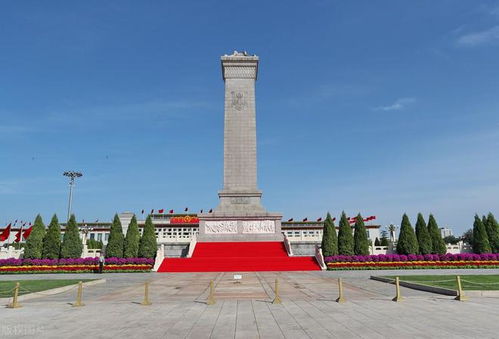 泰国总理向人民英雄纪念碑敬献花圈，致敬与缅怀的英雄情怀