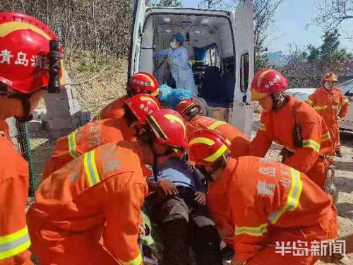 女童玩沙被困分沙器，消防救援紧急出动
