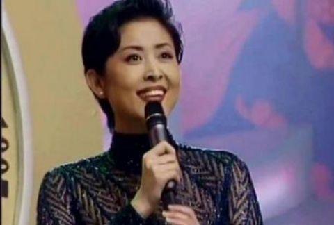 倪萍脱口秀全程现挂炸场，魅力与才华的完美结合