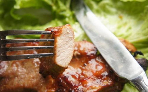 揭秘餐饮业背后的真相，饭店卖麻雀肉DNA检测竟显示是鸡肉？