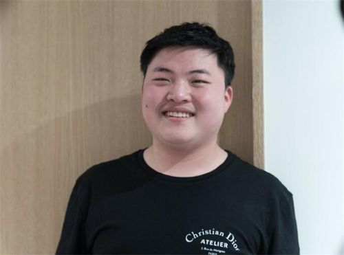 千万粉丝网红乌啦啦，视频创作背后的副业故事