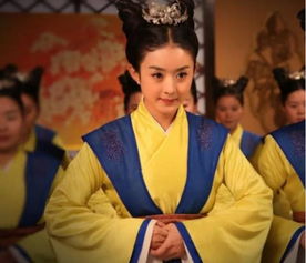 女首富衣锦还乡，荣耀与担当的传奇故事（100集）