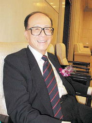 媒体，李嘉诚卖港口不是在商言商