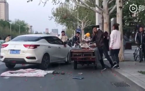 印女子驾车被追尾当街掌掴后车司机，事件背后的反思与启示