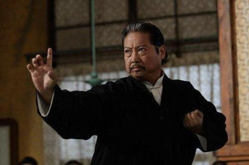 成龙与洪金宝时代的御用反派理查德去世，影坛痛失一位璀璨之星