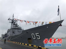 现场感受海军舰艇围岛进逼的压迫感