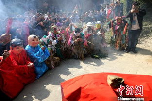 广西民众点亮十里烛火，深情祭奠先烈